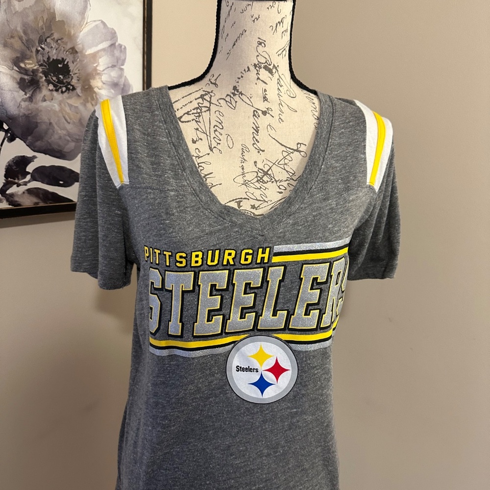 PITTSBURGH STEELERS LADIES V-NECK NFL TEAM APPAREL TEE SZ Large